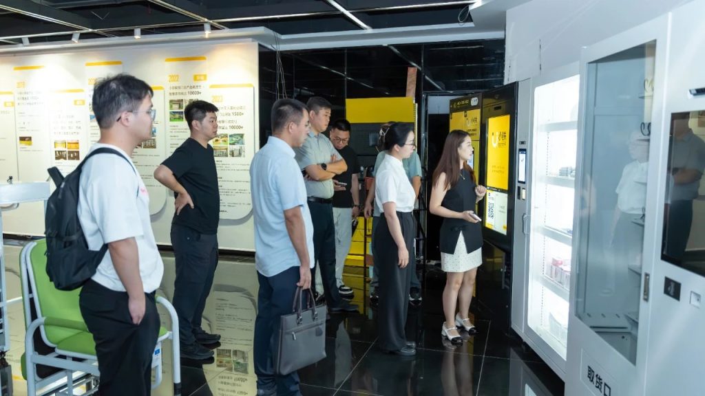 苍南县重大能源中心产业发展处领导莅临小铁科技集团考察交流