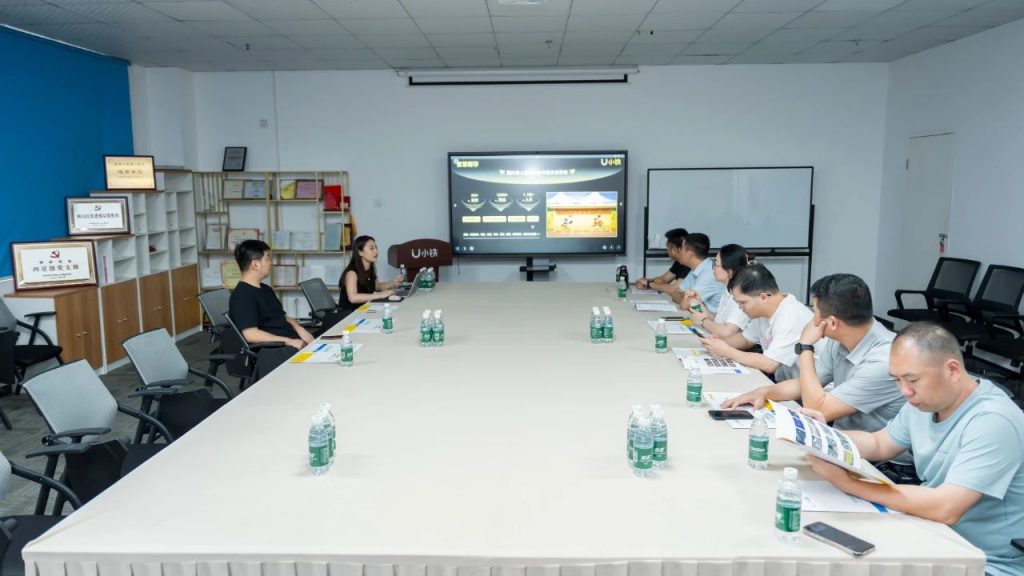 苍南县重大能源中心产业发展处领导莅临小铁科技集团考察交流