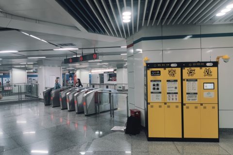 央视关注，小铁智能寄存柜联合杭州文旅部门打造“寄存+直送服务”助力旅客出行轻松游