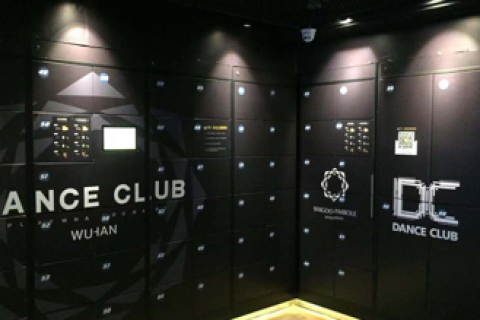 小铁智能共享储物柜：酒吧储物神器 安全高效便捷