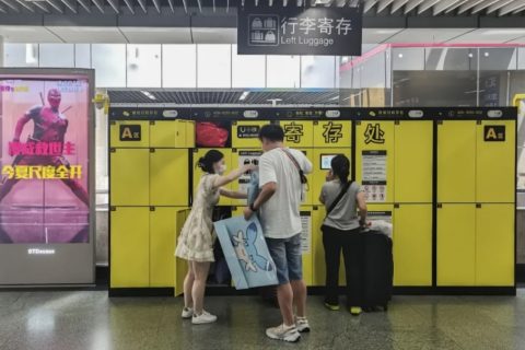 人气火爆，众多媒体到场报道！小铁智能寄存柜携手上海地铁打造出行轻体验